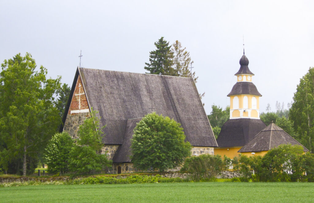 Tuuloksen keskiaikainen kivikirkko