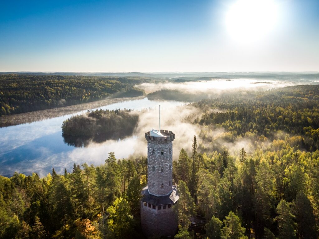 Graniittinen näkötorni.