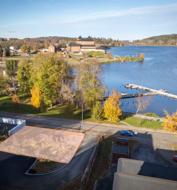 Hämeenlinnassa Palanderin tontti on ranta ja linnanäkymillä
