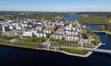 Ilmakuva Hämeenlinnan kaupungin keskustasta.