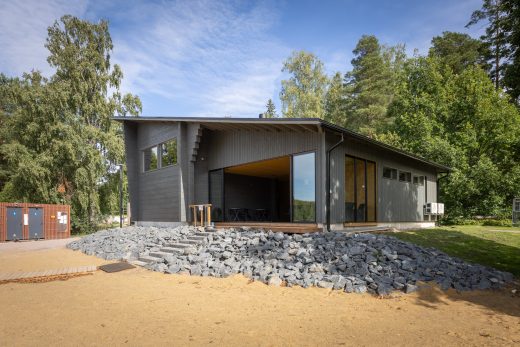 Tervaniemen sauna Tervaniemen uimarannan vieressä.