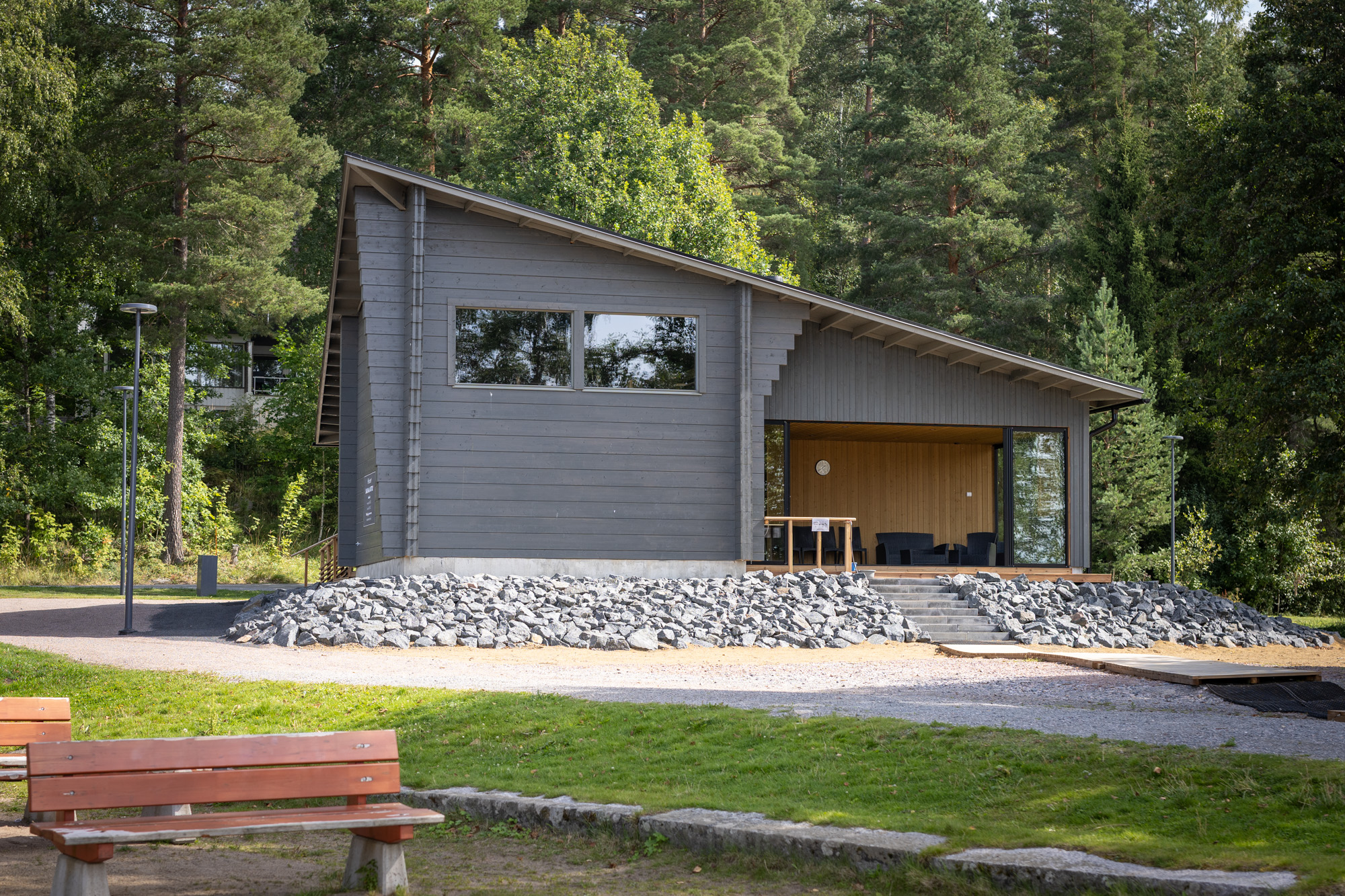 Lauteet-sauna Tervaniemen rannassa.